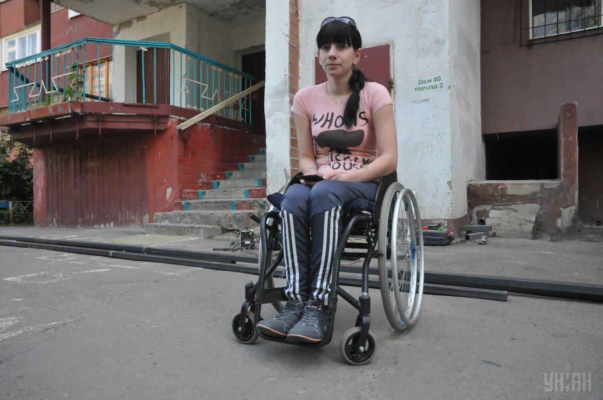 В Харьковской ОГА журналистам подтвердили, что жильцы дома не имели права препятствовать установлению пандуса для девушки-инвалида